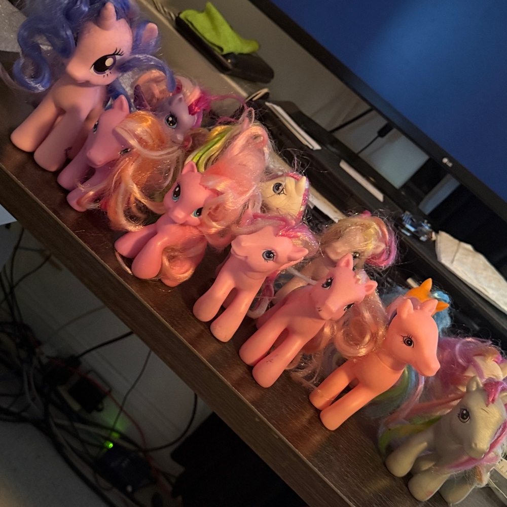 My little pony toys 13 different colors medium and large size